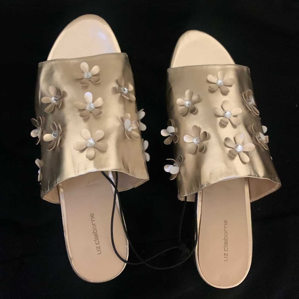 🖐🖐🖐 BRAND NEW LIZ CLAIBORNE SANDALS